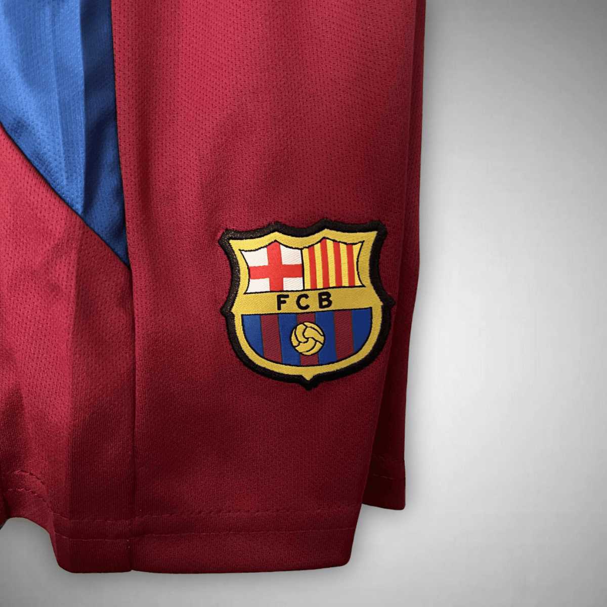 10/11 FC Barcelona Home Kids Size Kit from FootballPrestige.club - Premium Football Kits