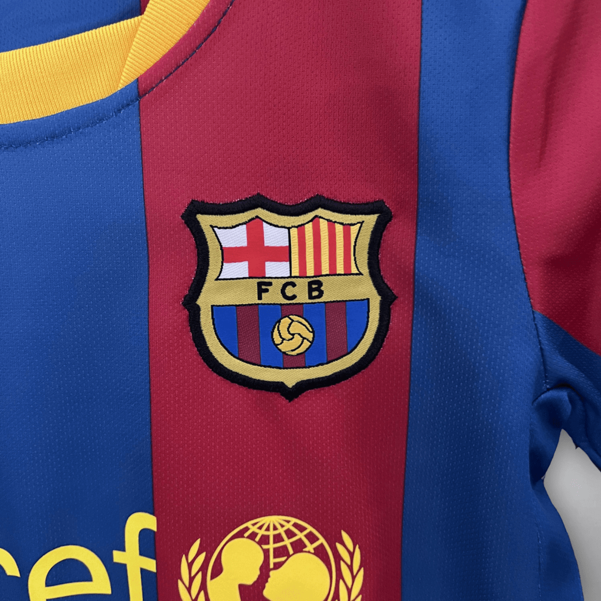 10/11 FC Barcelona Home Kids Size Kit from FootballPrestige.club - Premium Football Kits