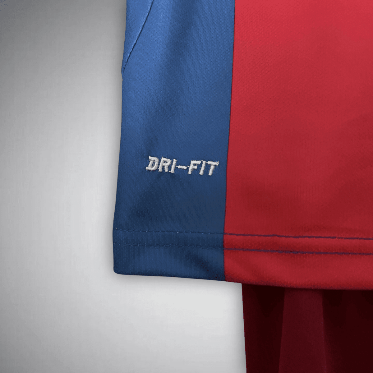 10/11 FC Barcelona Home Kids Size Kit from FootballPrestige.club - Premium Football Kits