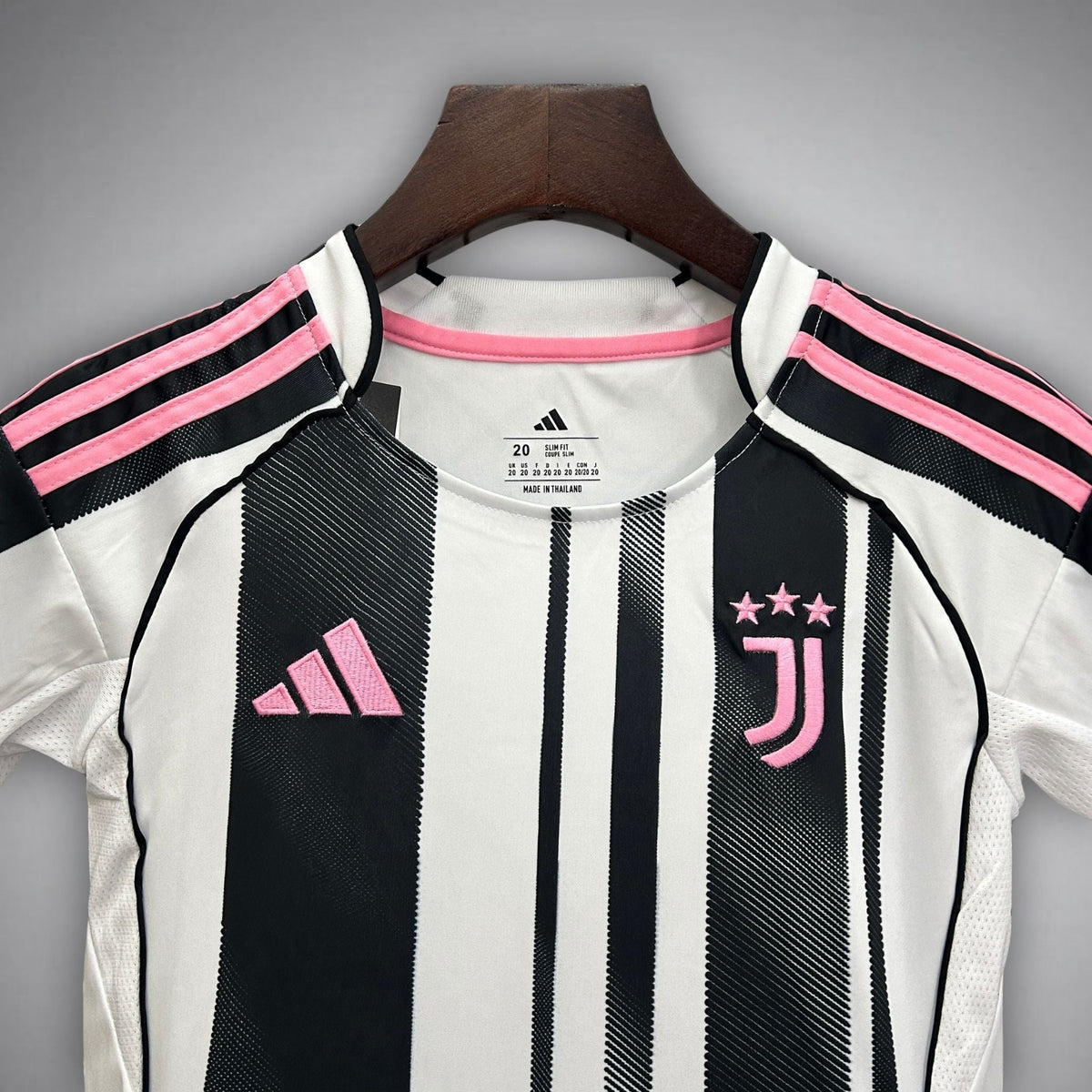 25/26 Juventus Home Kids Size Kit from FootballPrestige.club - Premium Football Kits