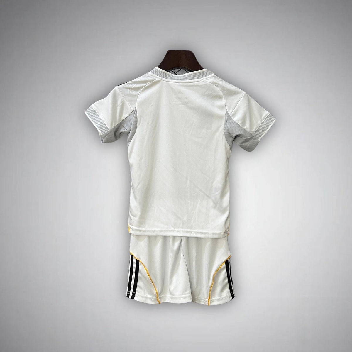 25/26 Real Madrid Home Kids Size Kit from FootballPrestige.club - Premium Football Kits