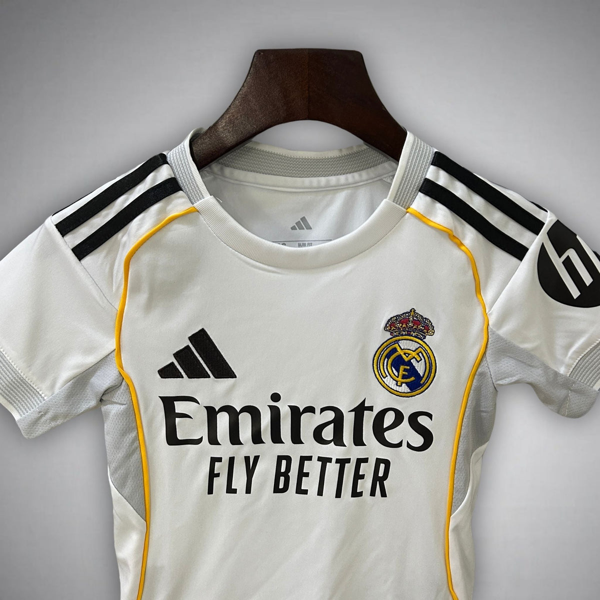 25/26 Real Madrid Home Kids Size Kit from FootballPrestige.club - Premium Football Kits